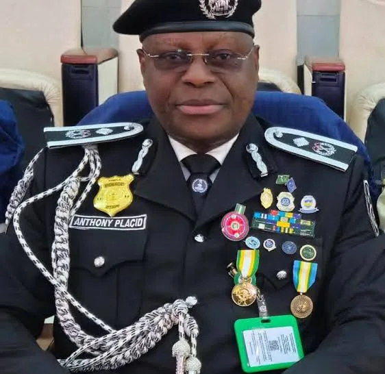 IGP DISU PRESENTS STATE POLICE FRAMEWORK TO DEPUTY SENATE PRESIDENT